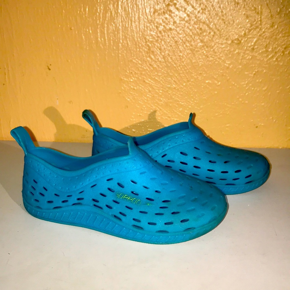 Toddler water shoes